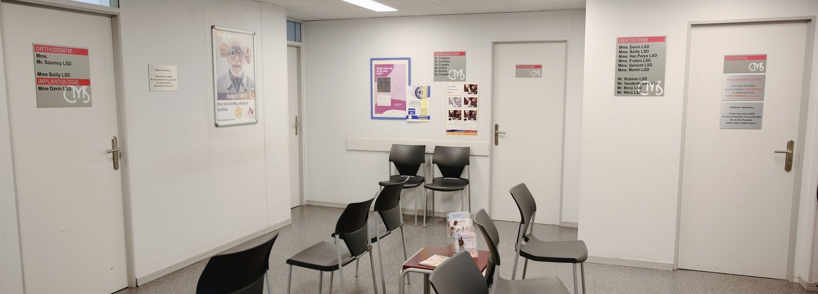 Salle d'attente du Centre de Médecine Spécialisée.